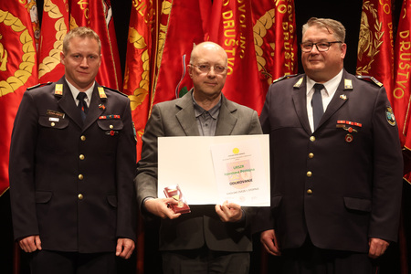 SVEČANA SEJA  GASILSKE ZVEZE CERKNICA 62 FOTO LJUBO VUKELIČ